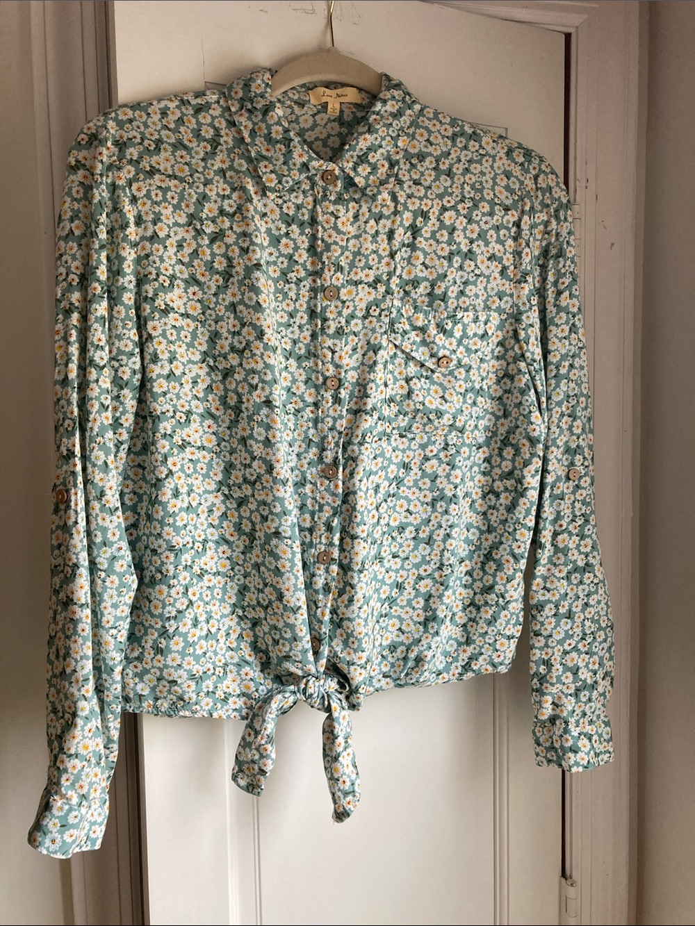NWOT Love Notes Blue with Daisies Floral Tie-Front Button Down Shirt